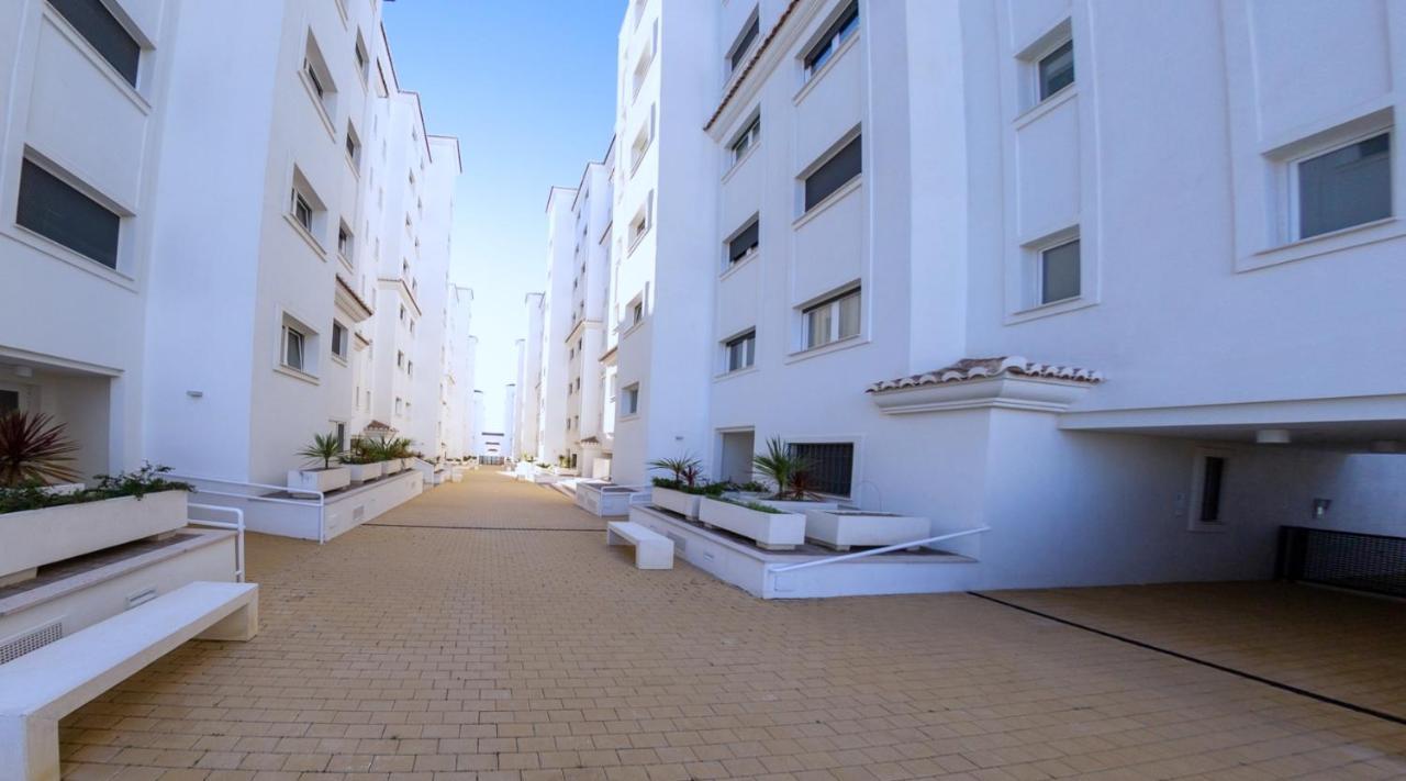 Lovely Apartment Centrally Located In 埃斯特波纳 外观 照片